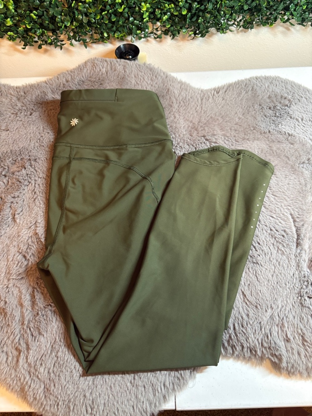 Athleta Olive Green High-Waist Leggings Size Small P